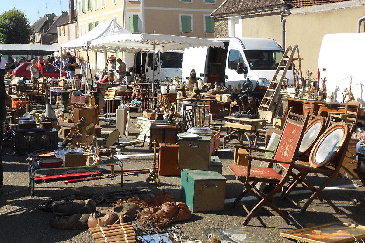 Grande Foire à Aillant-sur-Tholon, commune de Montholon
