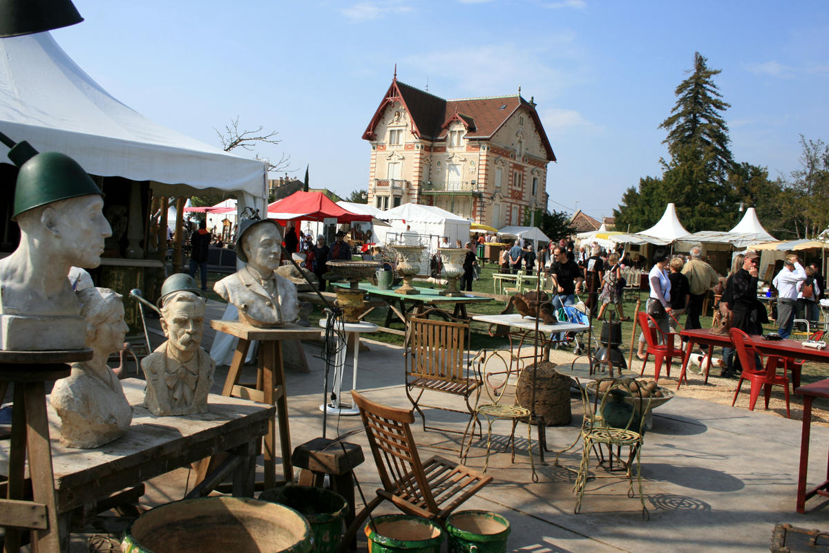 Foire Internationale des Antiquités Brocante de l'Isle-sur-la-Sorgue