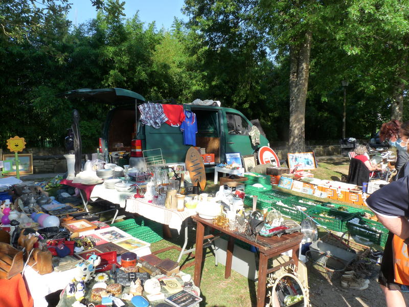 Vide grenier du pont romain Ascain (64310) 30 Octobre 2022